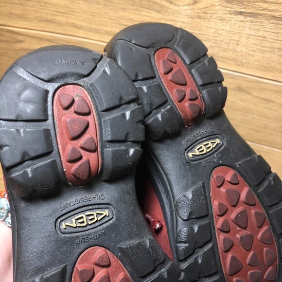 Keen Women's Burgundy and Black Athletic Shoes - Picture 10 of 14